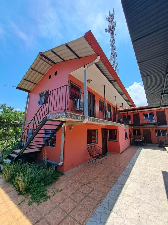 Отель Casa Fotr Loco Увита Экстерьер фото